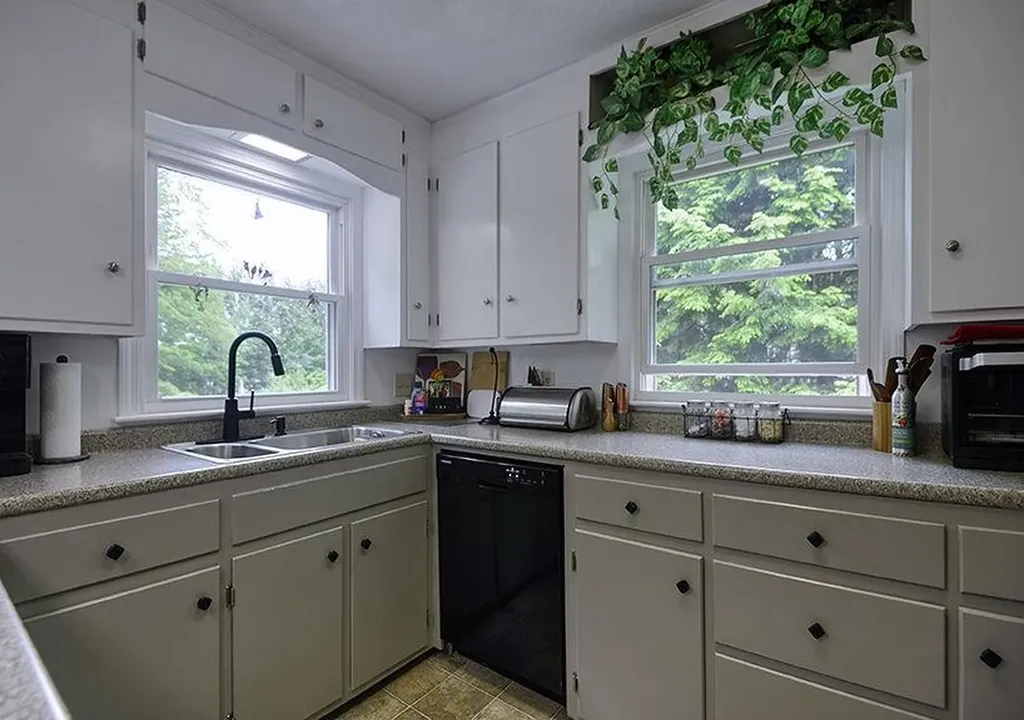 24 Woodridge Road Keene NH 03431