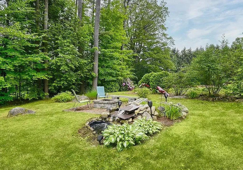 24 Woodridge Road Keene NH 03431