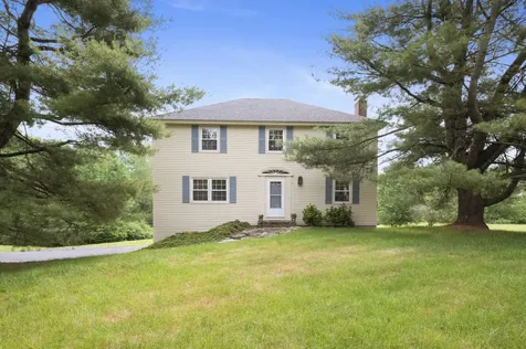 6 Robin Lane East Kingston NH 03827