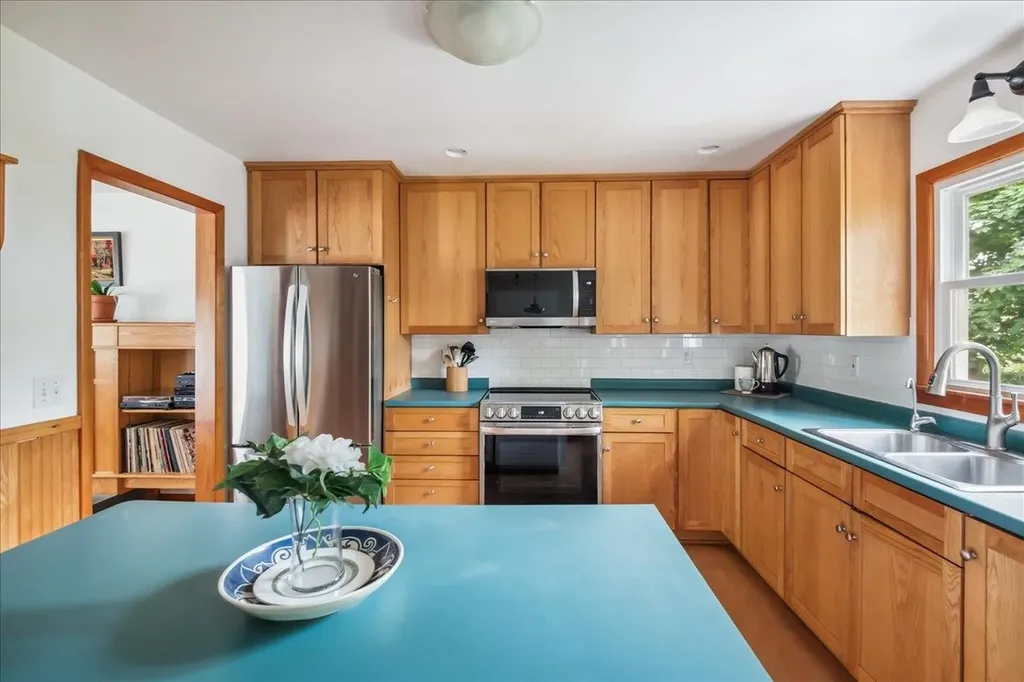 213 Pleasant Avenue Burlington VT 05408