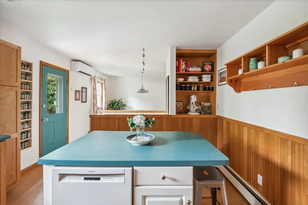 213 Pleasant Avenue Burlington VT 05408