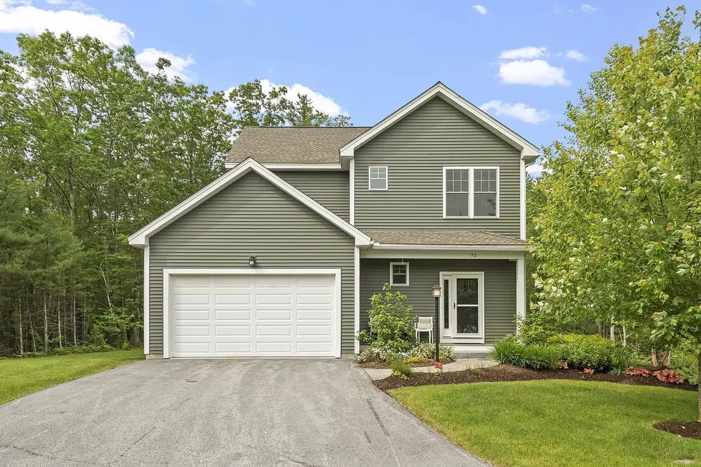 76 Cottonwood Way Manchester NH 03102