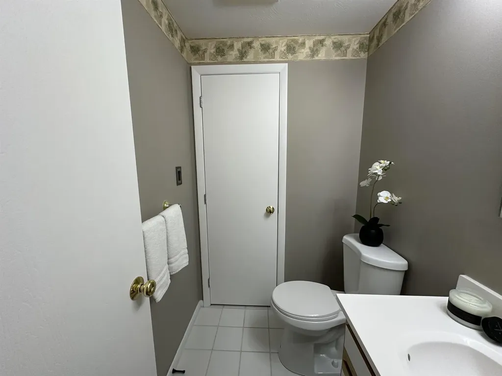 11 Pimlico Court Bedford NH 03110