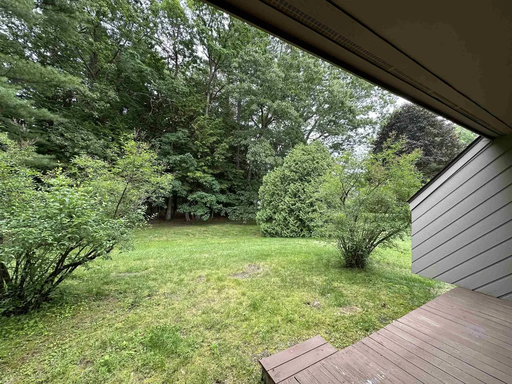 11 Pimlico Court Bedford NH 03110