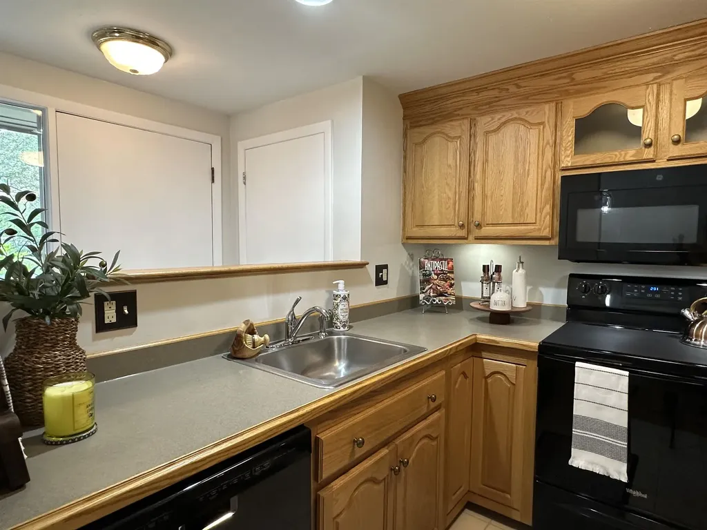 11 Pimlico Court Bedford NH 03110