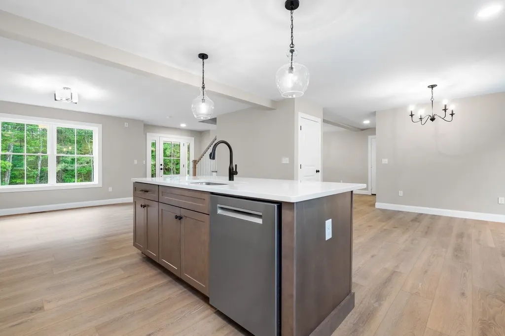 15 Valhalla Farm Road Hillsborough NH 03244