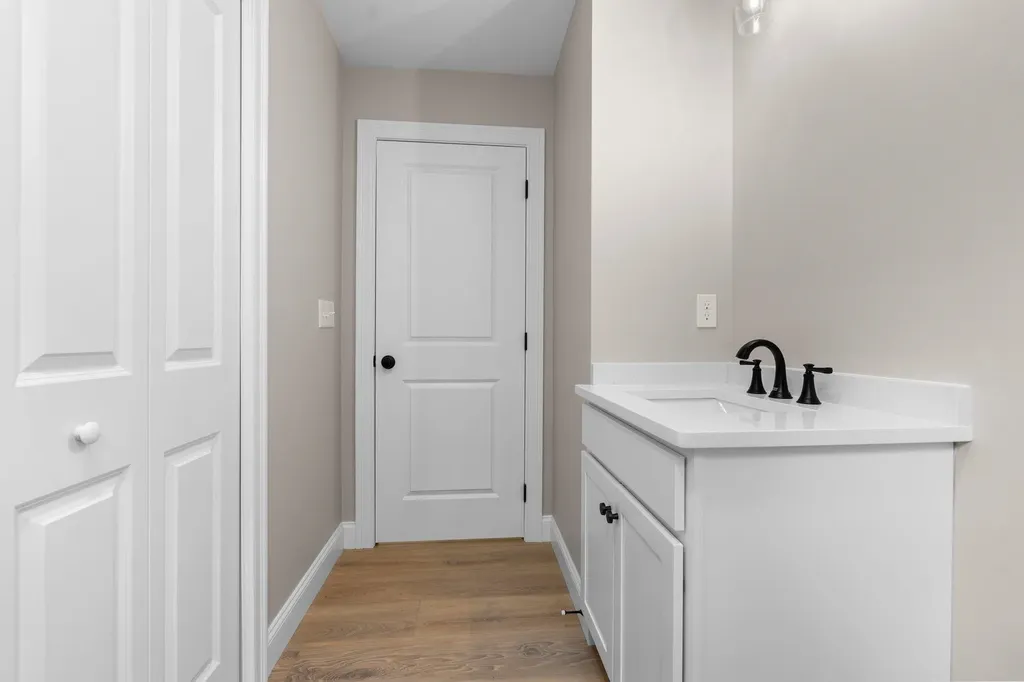 15 Valhalla Farm Road Hillsborough NH 03244