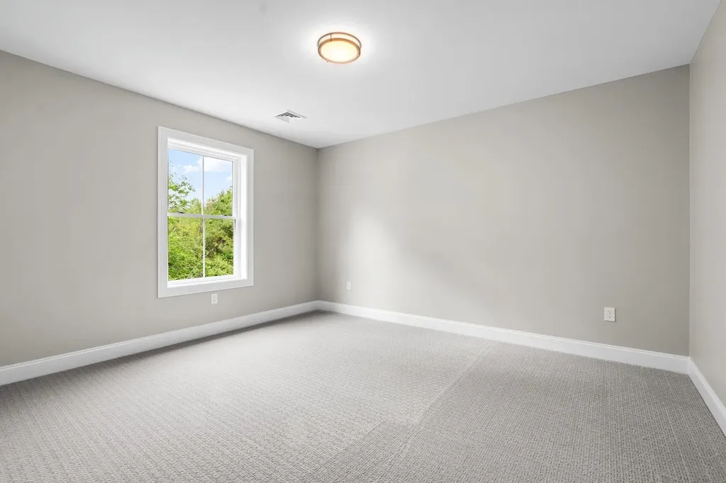 15 Valhalla Farm Road Hillsborough NH 03244