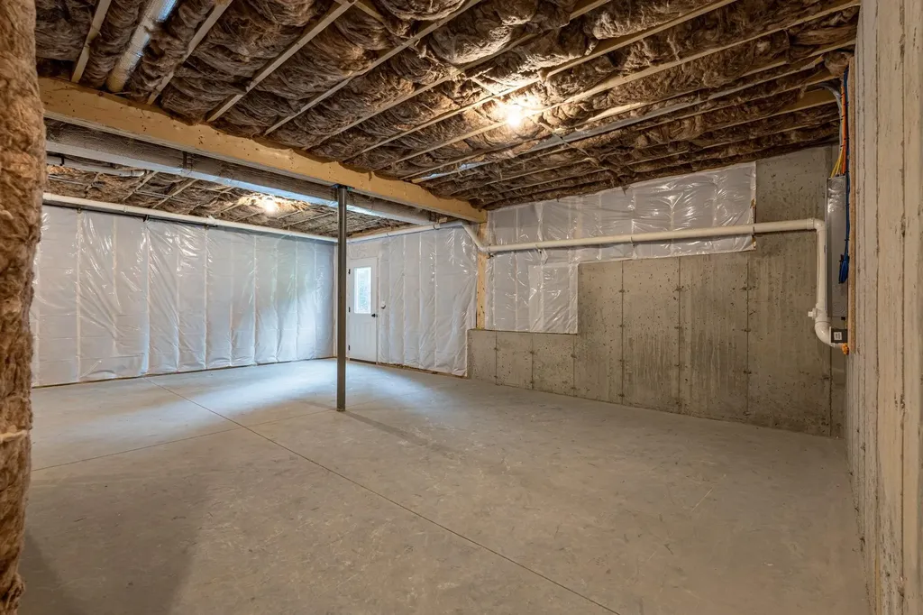 15 Valhalla Farm Road Hillsborough NH 03244