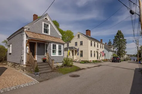 5 Atkinson Street New Castle NH 03854
