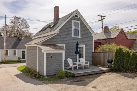 5 Atkinson Street New Castle NH 03854