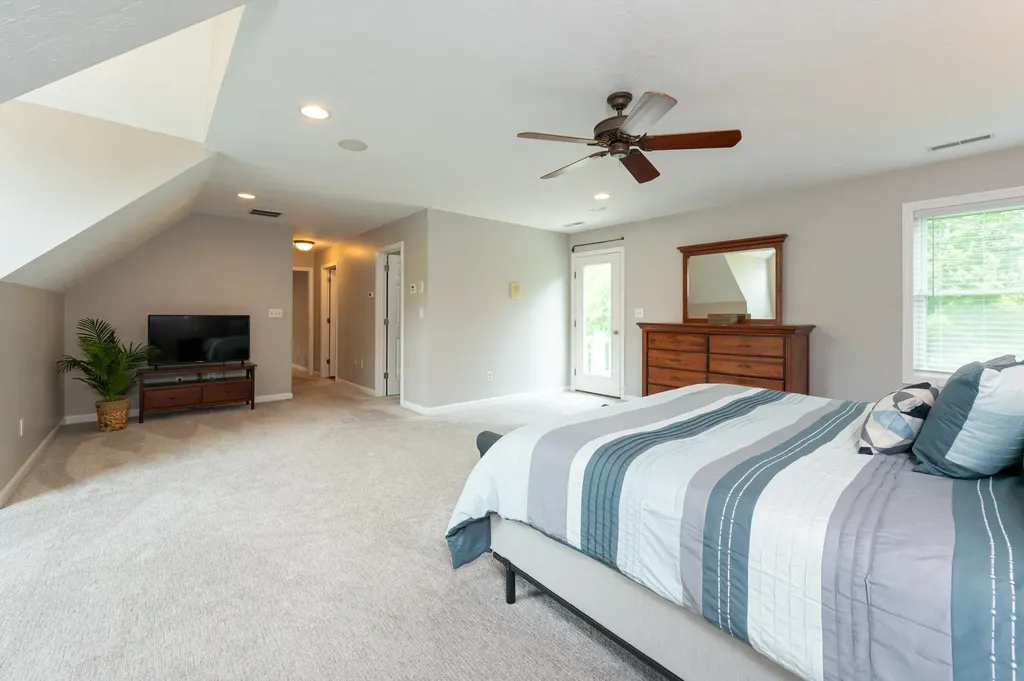 33 Hobart Hill Road Brookline NH 03033