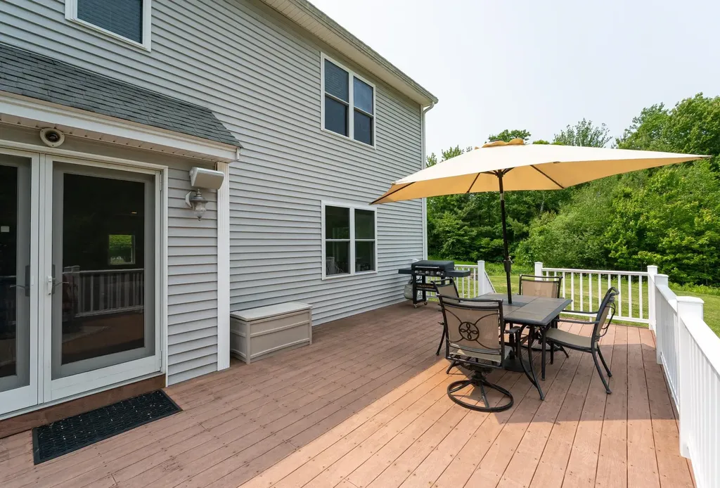 33 Hobart Hill Road Brookline NH 03033