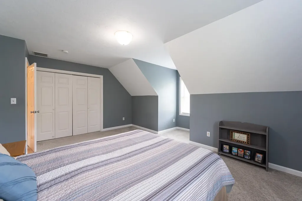 33 Hobart Hill Road Brookline NH 03033