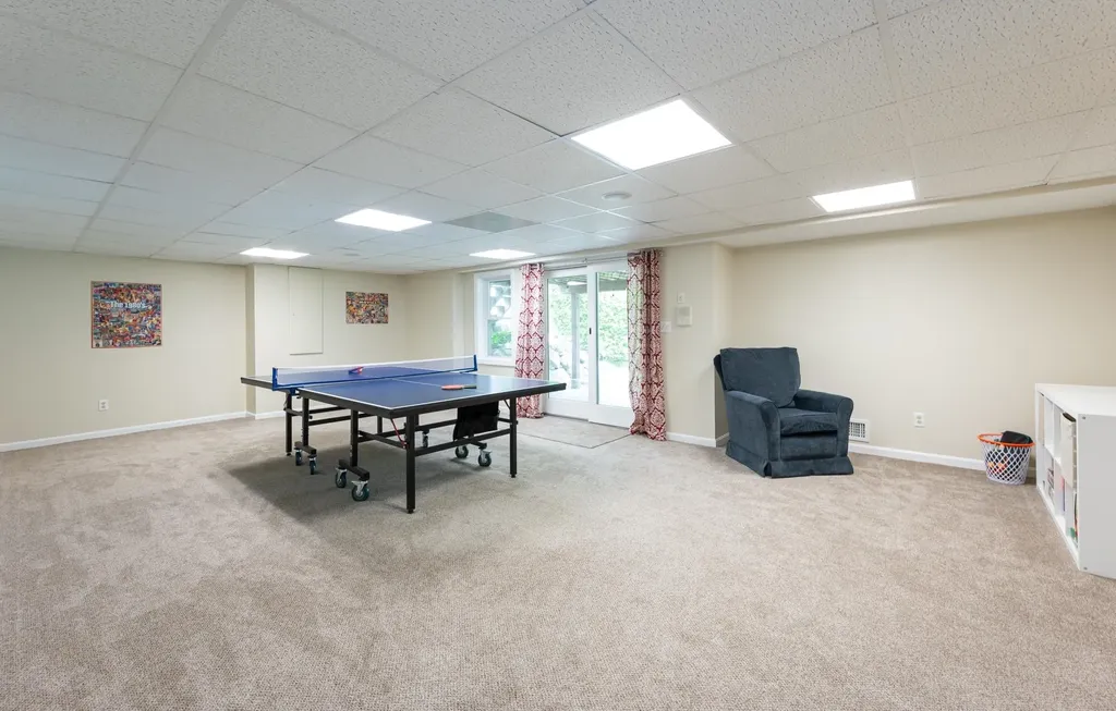 33 Hobart Hill Road Brookline NH 03033