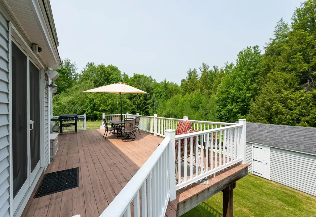 33 Hobart Hill Road Brookline NH 03033