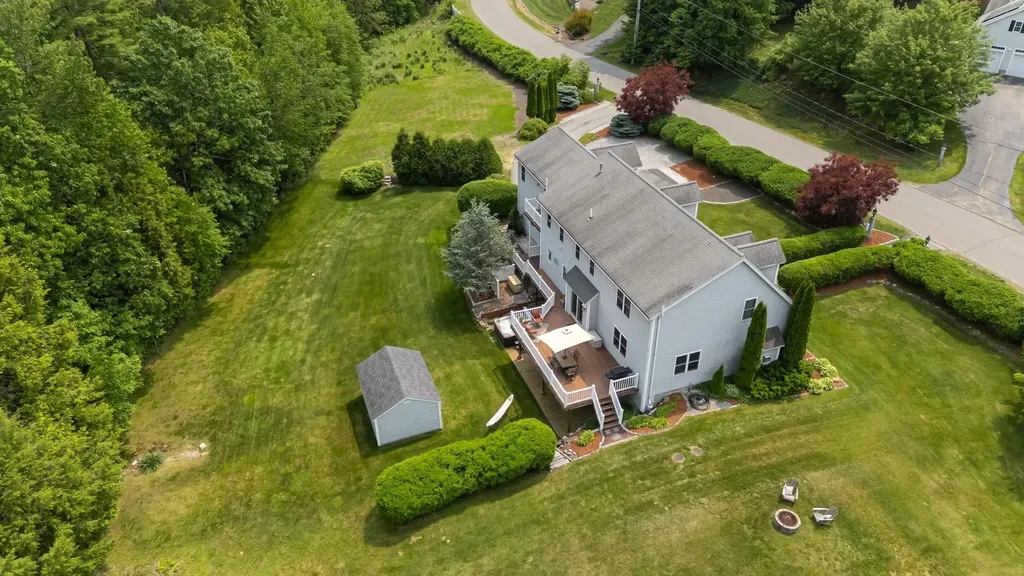 33 Hobart Hill Road Brookline NH 03033