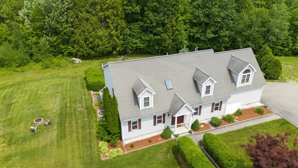 33 Hobart Hill Road Brookline NH 03033