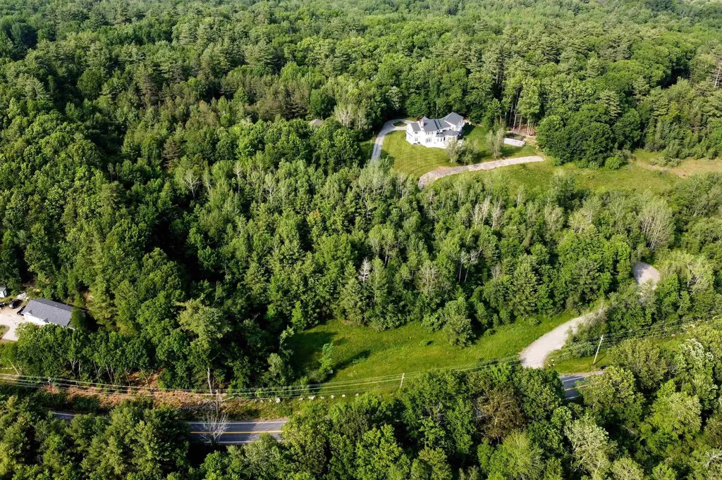 464 Wadleigh Falls Road Newmarket NH 03857
