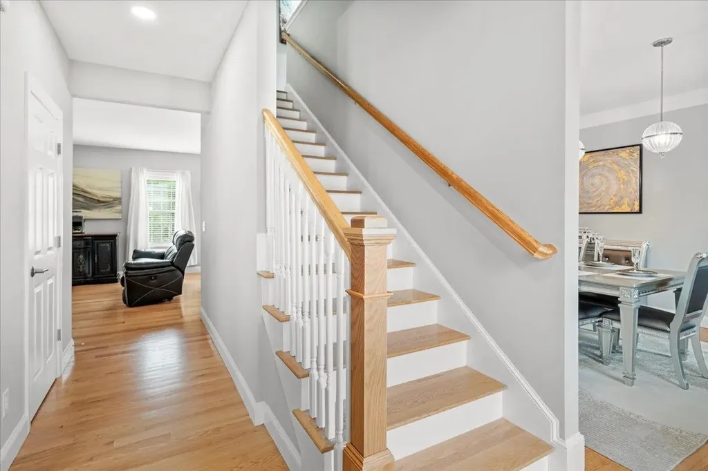 21 Huntington Ridge Road Bedford NH 03110