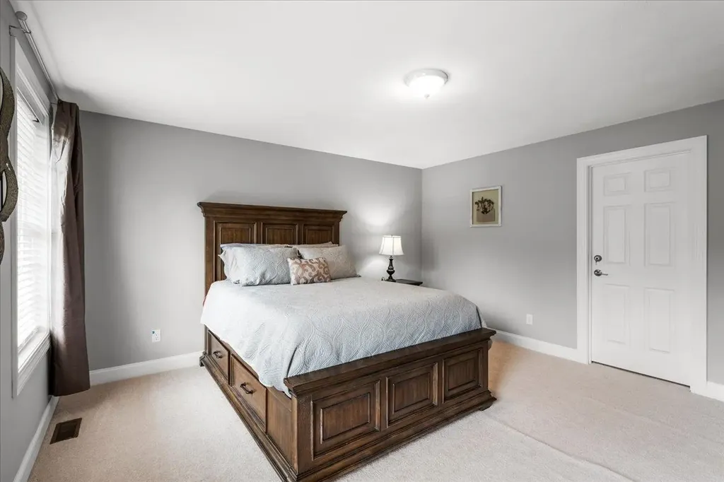21 Huntington Ridge Road Bedford NH 03110