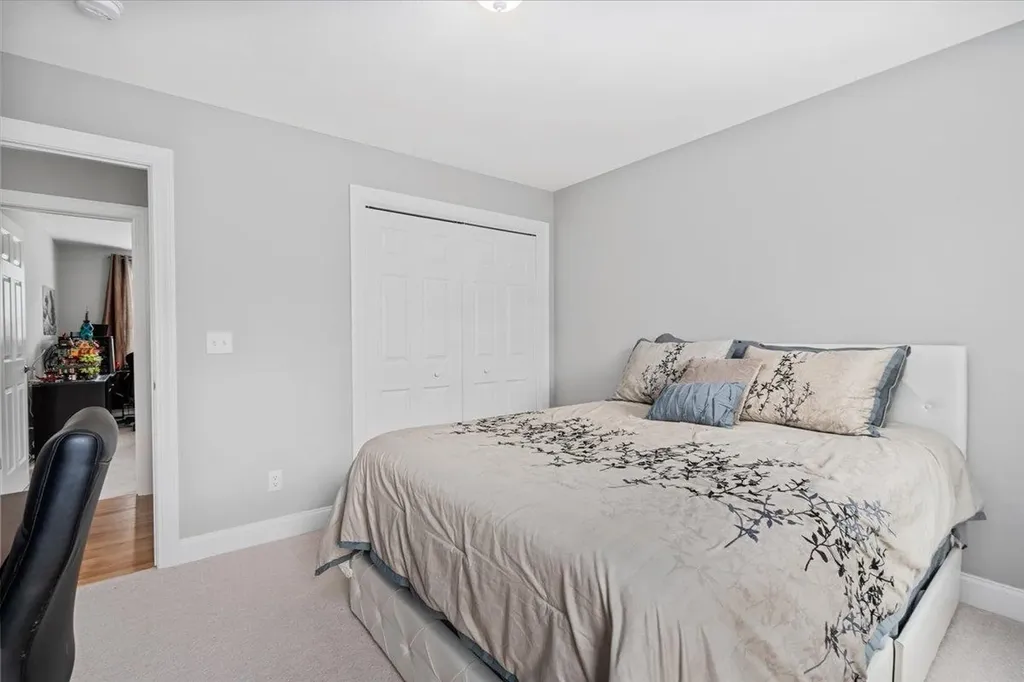 21 Huntington Ridge Road Bedford NH 03110