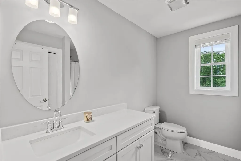 21 Huntington Ridge Road Bedford NH 03110