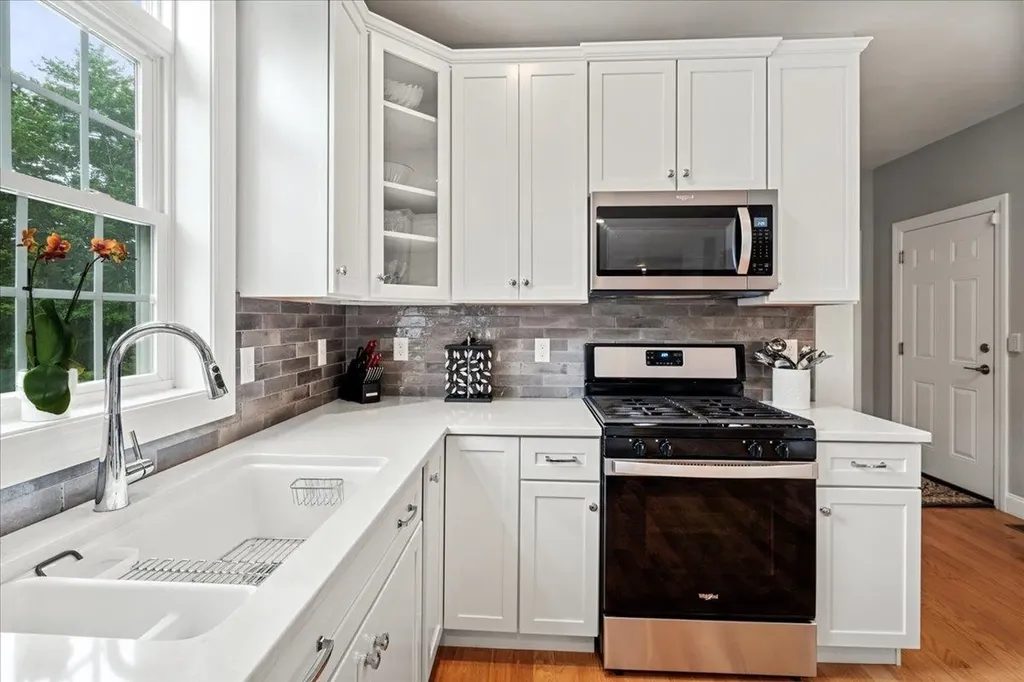 21 Huntington Ridge Road Bedford NH 03110