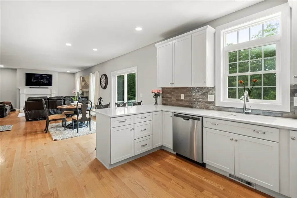 21 Huntington Ridge Road Bedford NH 03110