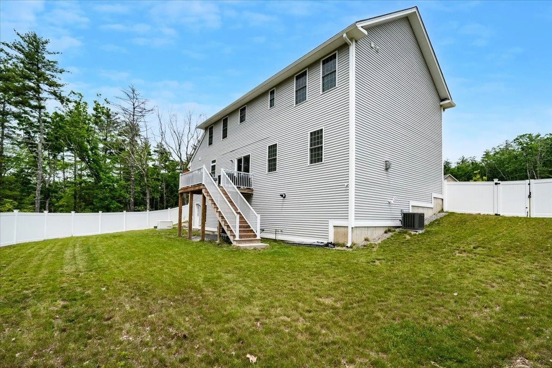 21 Huntington Ridge Road Bedford NH 03110