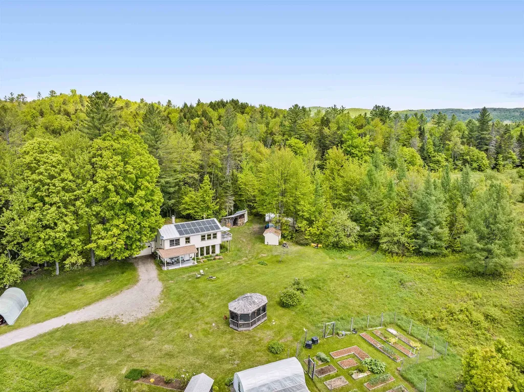 142 King Pond Road Woodbury VT 05681