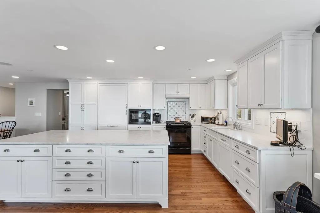 19 Dumas Avenue Hampton NH 03842