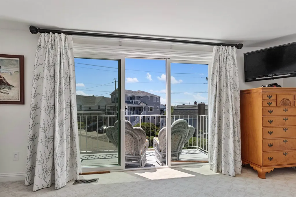 19 Dumas Avenue Hampton NH 03842