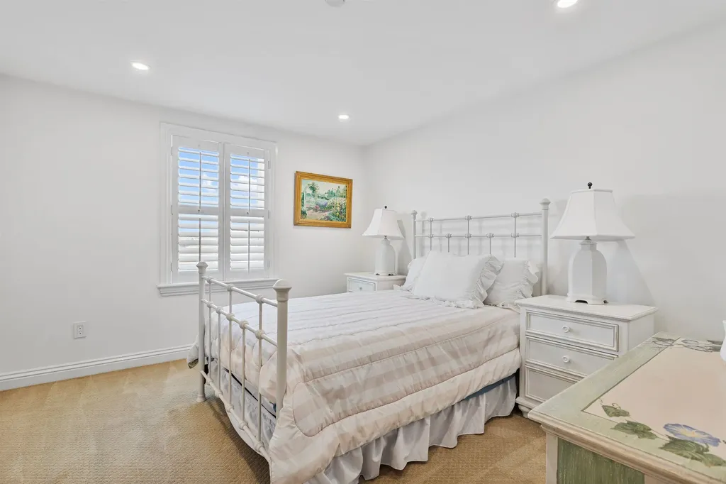 19 Dumas Avenue Hampton NH 03842