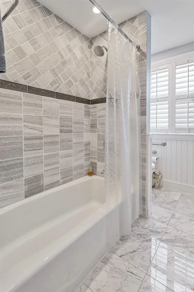 19 Dumas Avenue Hampton NH 03842