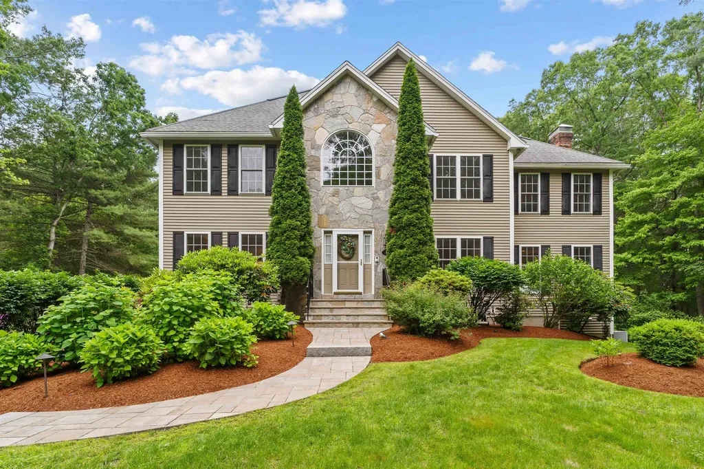 11 Surrey Lane Salem NH 03079
