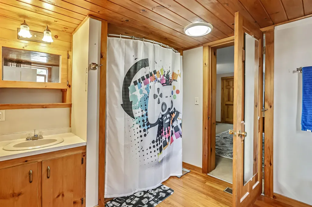 2040 Vt Route 105 Charleston VT 05872