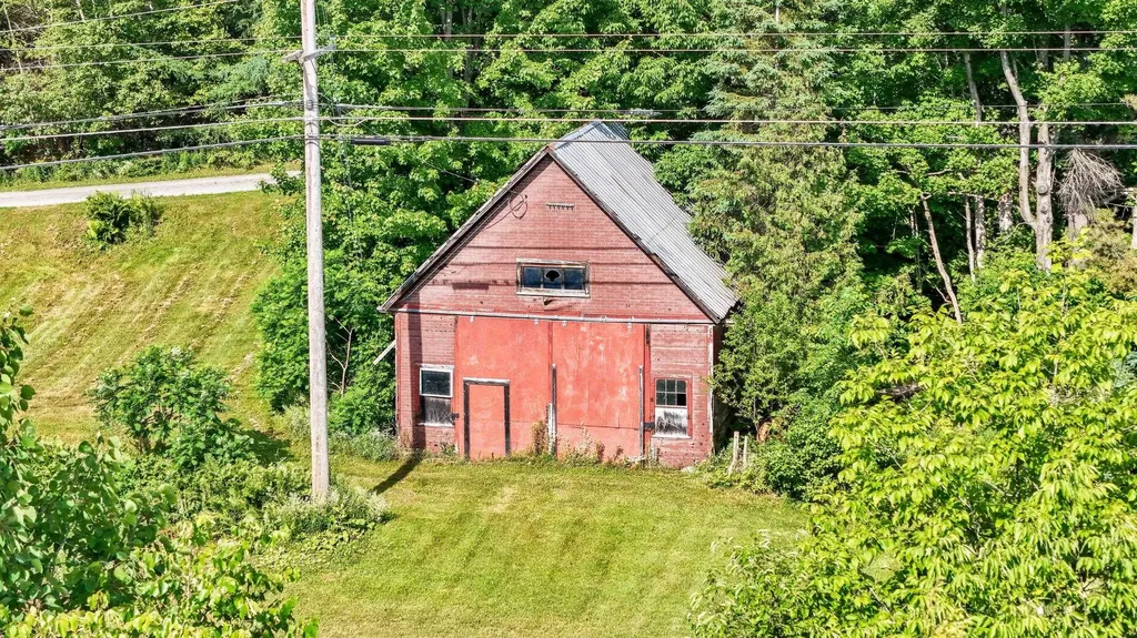 2040 Vt Route 105 Charleston VT 05872