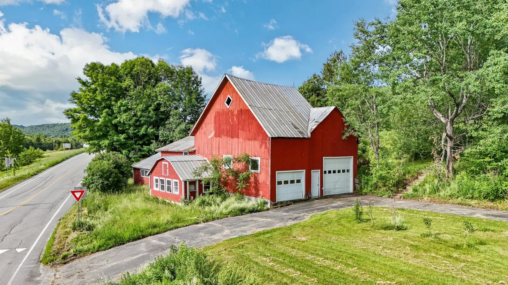 2040 Vt Route 105 Charleston VT 05872