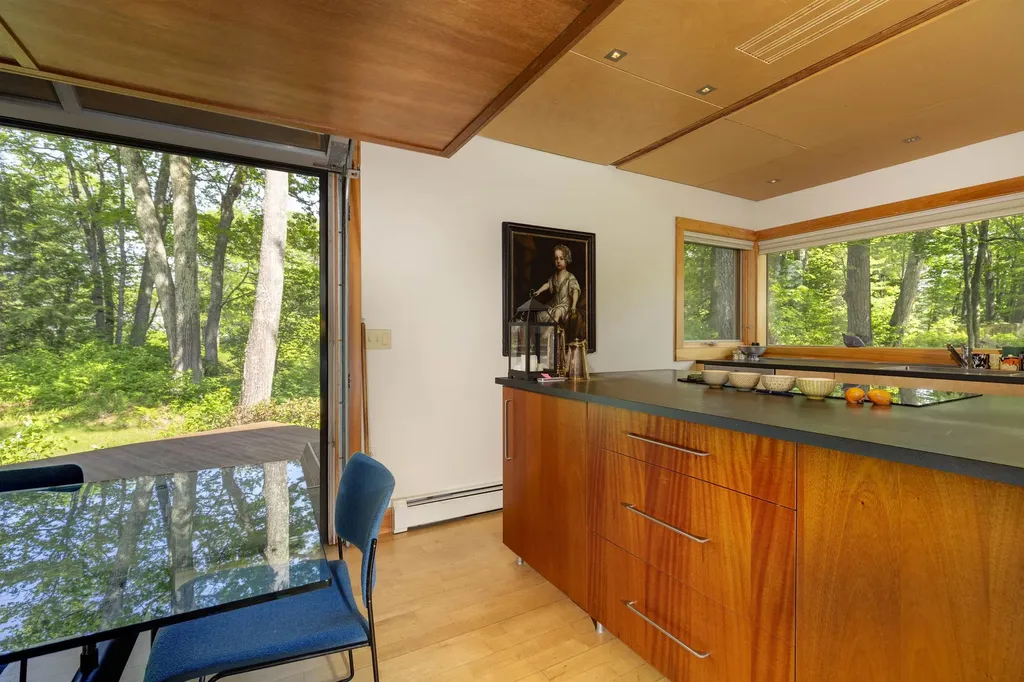 518 Shaker Boulevard Enfield NH 03748