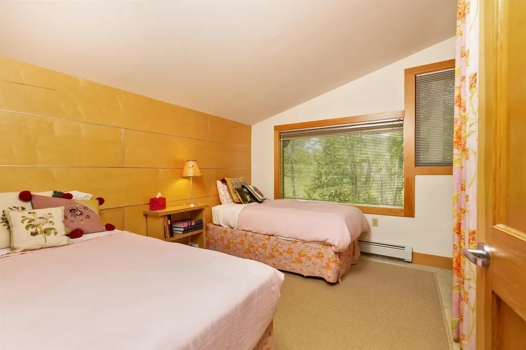 518 Shaker Boulevard Enfield NH 03748