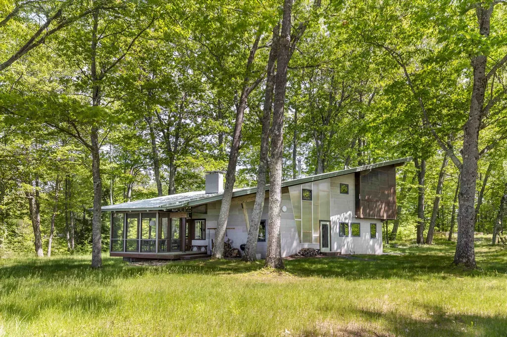 518 Shaker Boulevard Enfield NH 03748