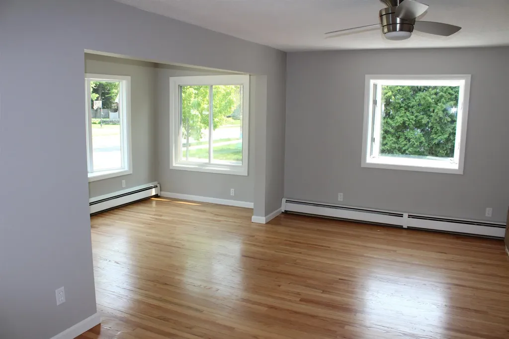 832 Maple Street Manchester NH 03104