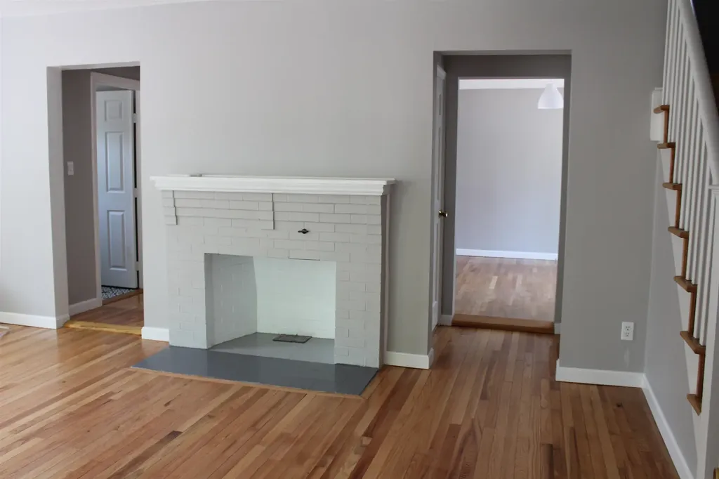 832 Maple Street Manchester NH 03104