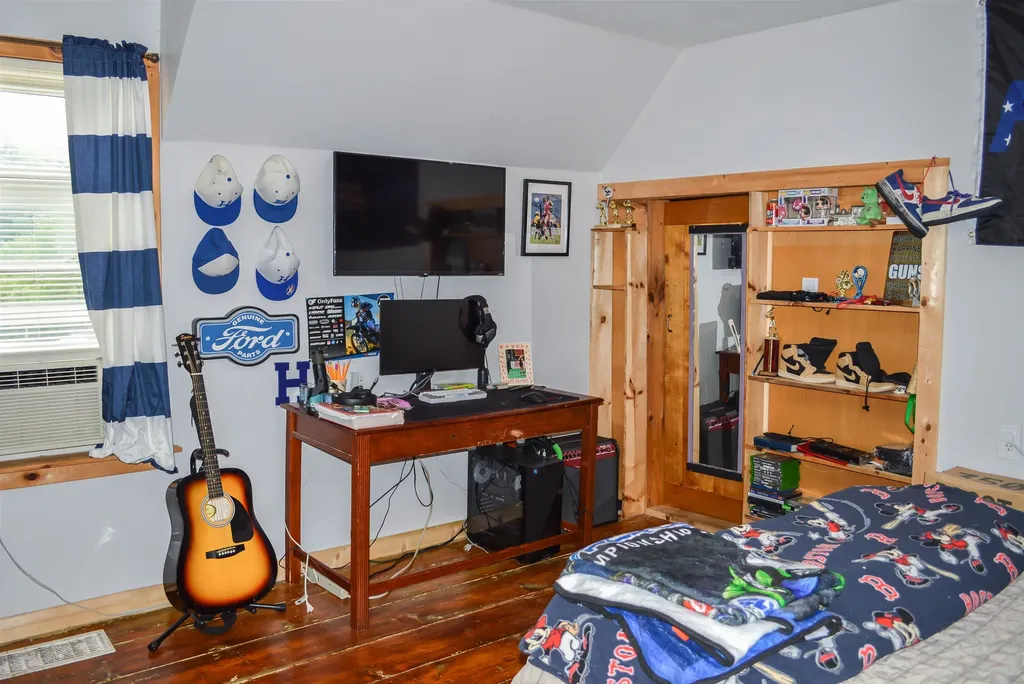 9 Hancock Street Hinsdale NH 03451