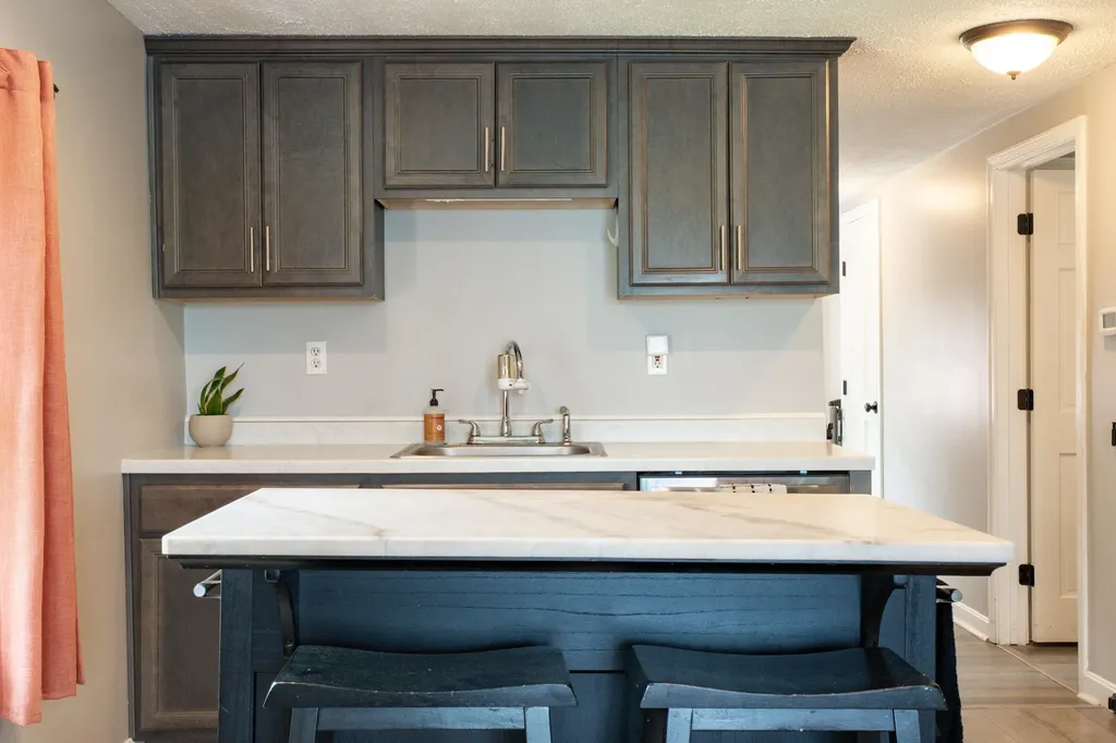 15 Maple Street Kingston NH 03848