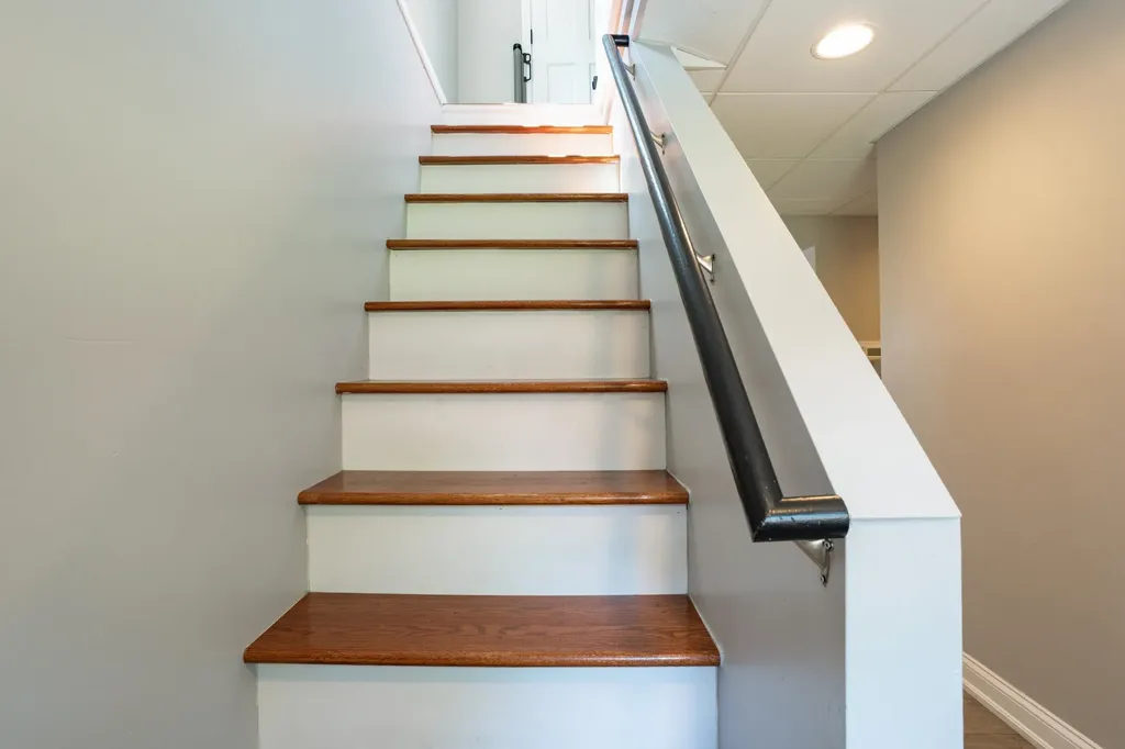 15 Maple Street Kingston NH 03848