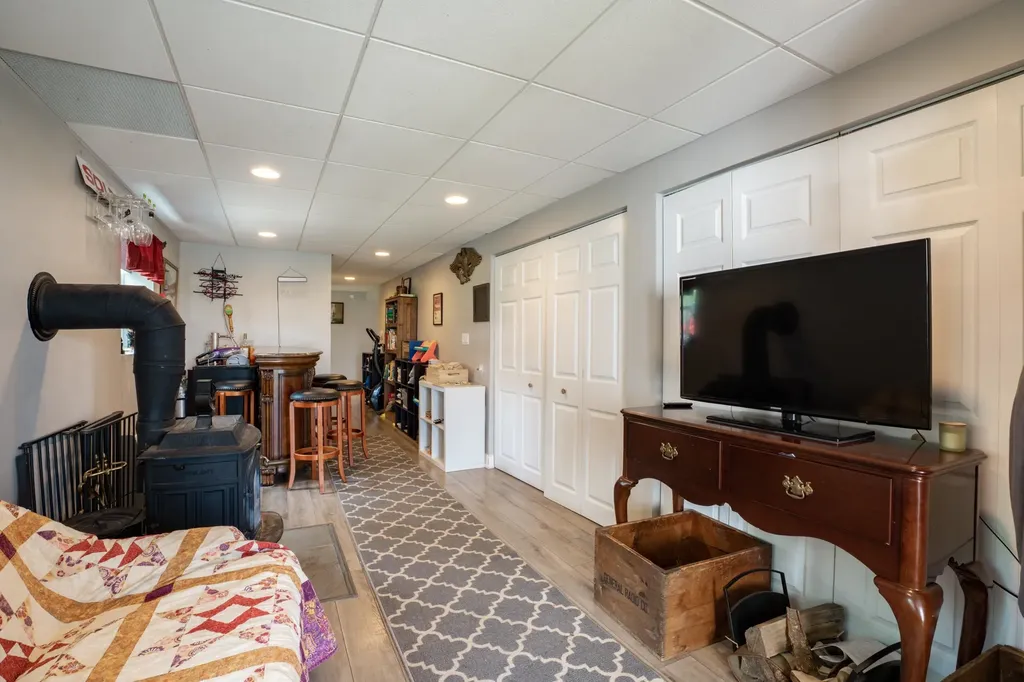 15 Maple Street Kingston NH 03848