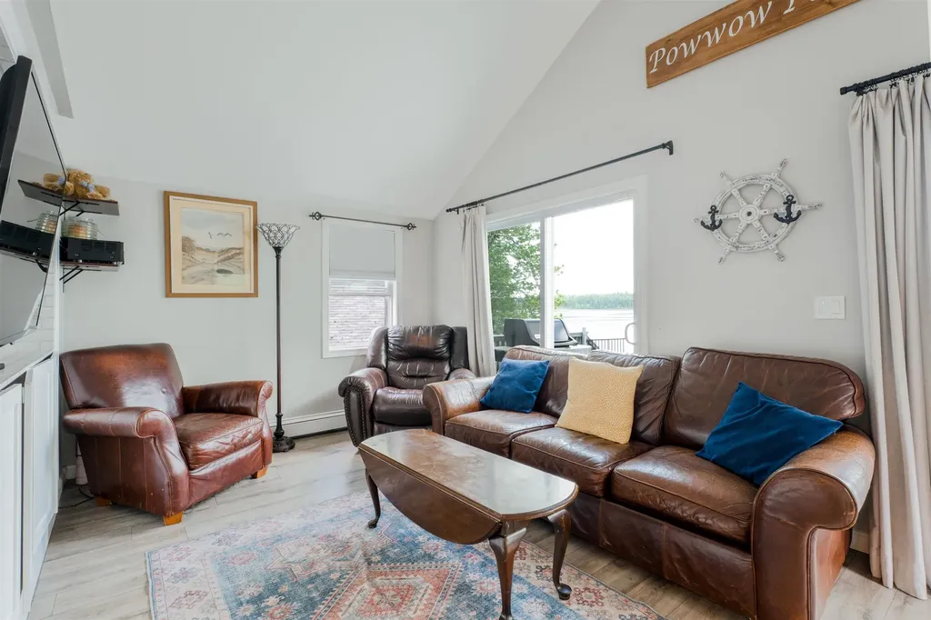 15 Maple Street Kingston NH 03848