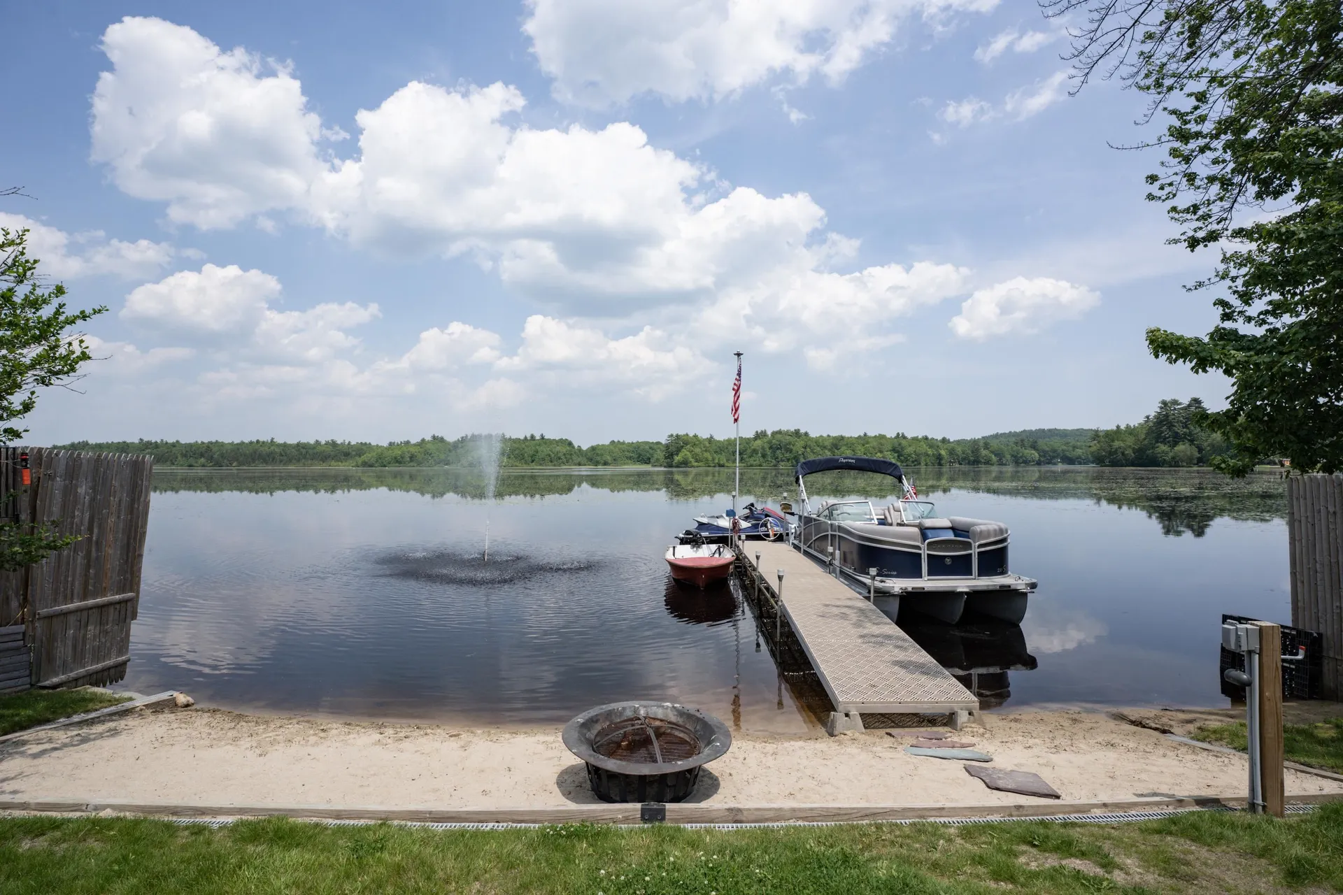 15 Maple Street Kingston NH 03848